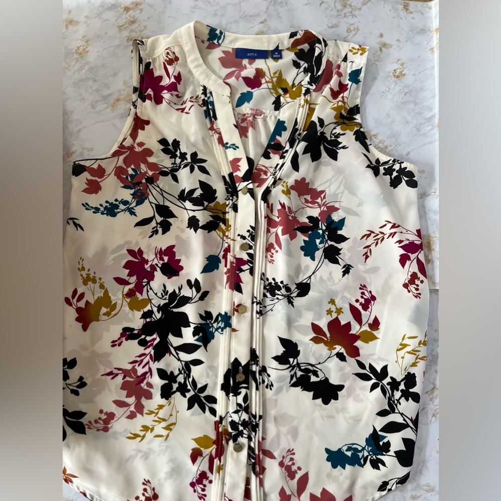 Apt 9 Sleeveless blouse